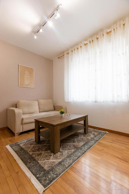 Light-2 Lovely Apartment In ติรานา ภายนอก รูปภาพ
